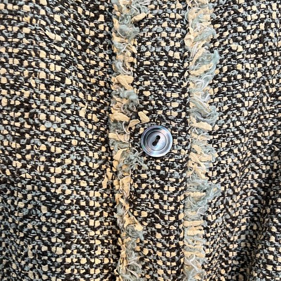 Tweed Chanel-style skort, mother of pearl buttons - Picture 5 of 5